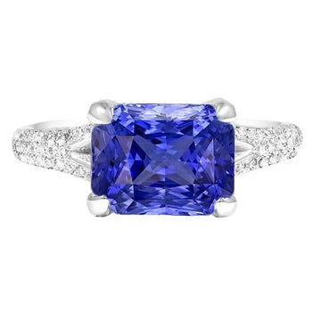 Anello con zaffiro radioso 4 carati e pavé di gioielli con diamante a gambo diviso in 14K