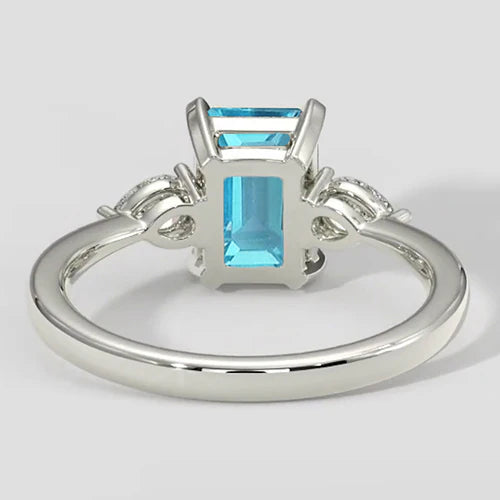 Anello moderno con tormalina Paraiba taglio smeraldo