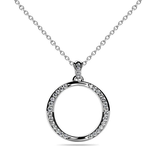 Collana Con Pendente Circolare Incastonato Di Splendidi Naturale Diamanti A Taglio Tondo Da 4 Carati E Oro Bianco 14K
