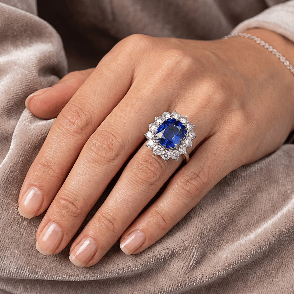 Cuscino per fede nuziale Halo Zaffiro blu 6 carati con diamanti stile fiore