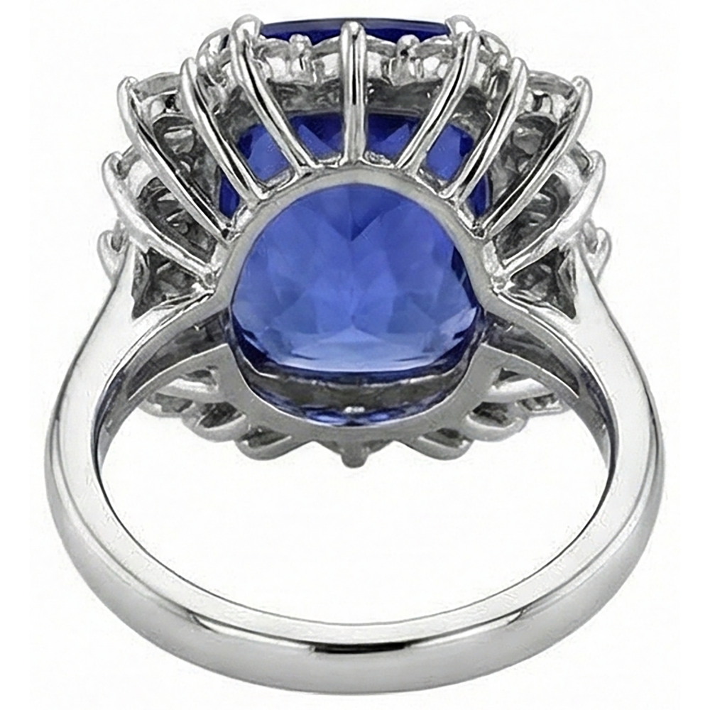 Cuscino tanzanite e diamanti rotondi 6.50 carati Halo Ring Gemstone