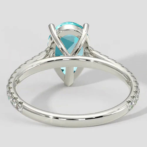 Elegante anello Paraiba taglio a pera con pavé