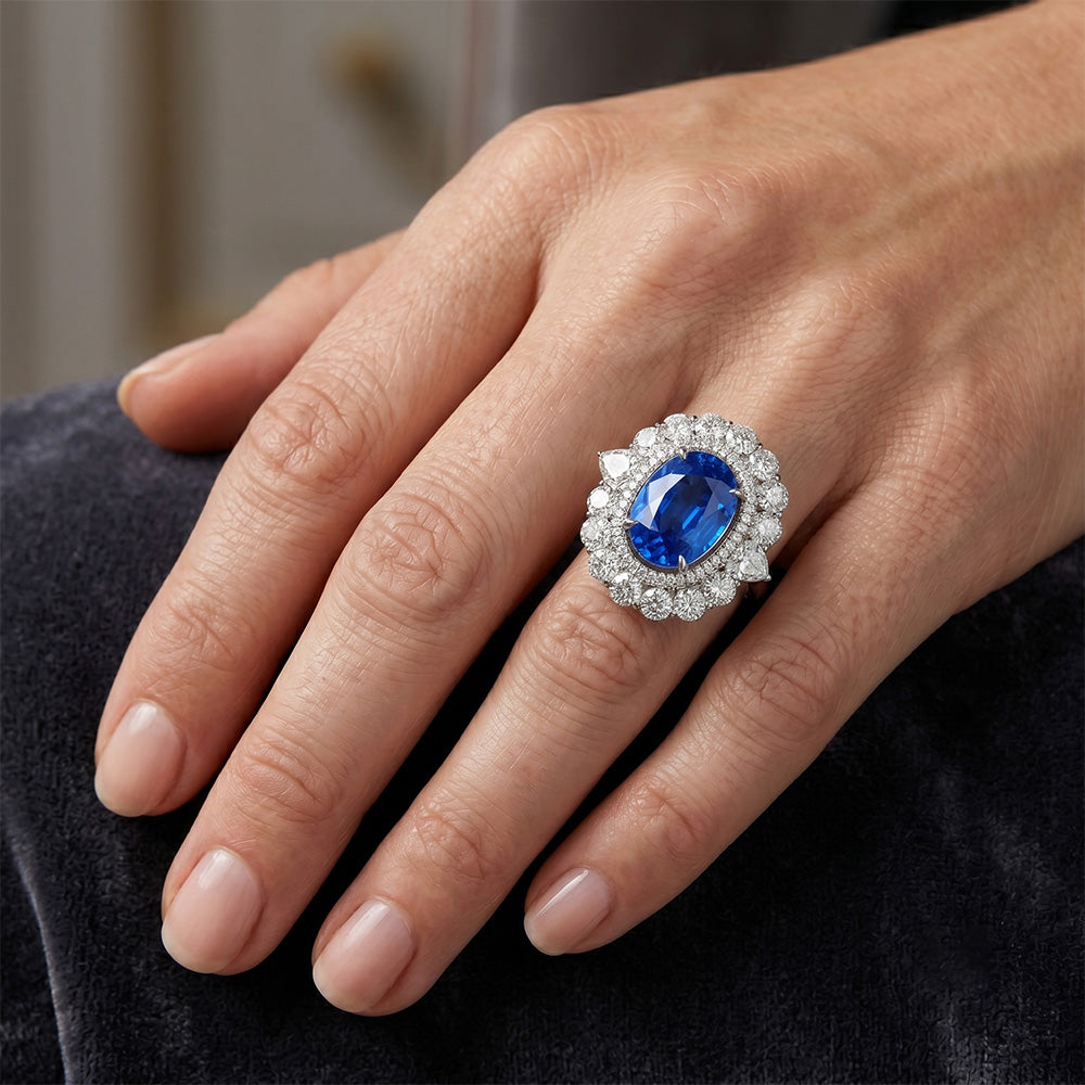 Fede nuziale bianca con diamanti. zaffiro blu di Ceylon da 8.5 ct incastonato a polo