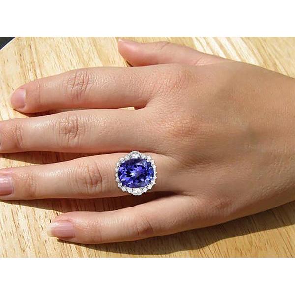 Fede Nuziale Oro Bianco Con Tanzanite Ovale Grande 12.25 ct Con Diamanti