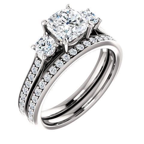 Genuino Anello Di Fidanzamento Con 3 Pietre A Cuscino Da 1.90 Ct. In Oro Bianco
