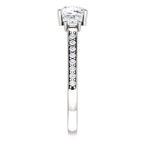 Genuino Anello Di Fidanzamento Con 3 Pietre A Cuscino Da 1.90 Ct. In Oro Bianco