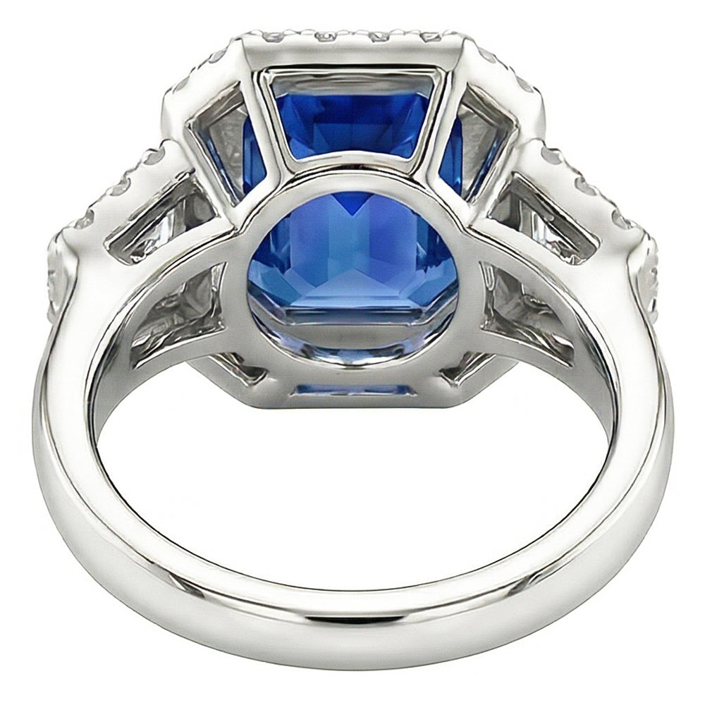 Halo Bezel Set Anello con zaffiro blu 4.50 carati Trapezio e diamante rotondo