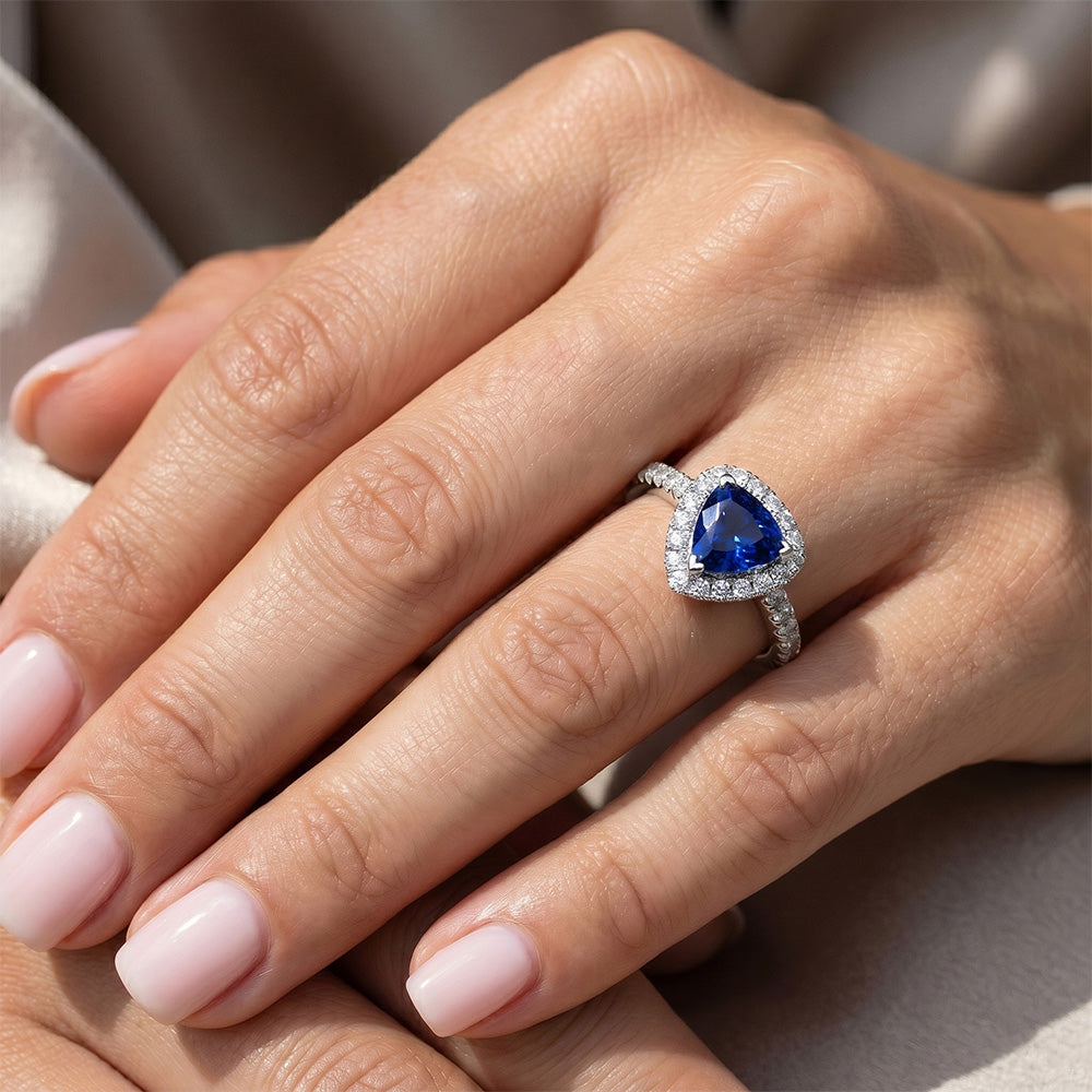 Halo Trillion Diamond Deep Blue Sapphire Ring 2 carati e gioielli in oro bianco 14K