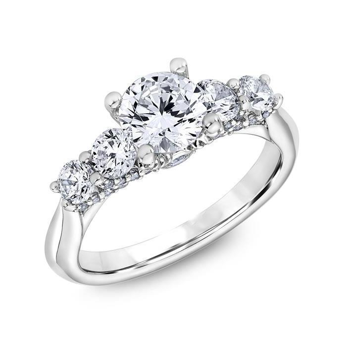 Naturale Anello Di Fidanzamento Con Cinque Pietre Scintillanti. 4 Carati. Oro Bianco 14K
