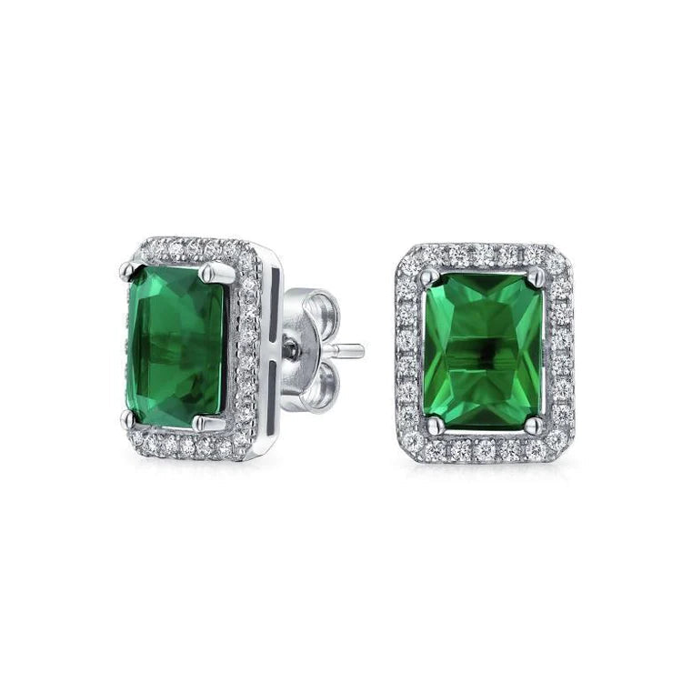 Orecchini Halo in oro con Verde smeraldo 7 ct con diamanti rotondi a bottone