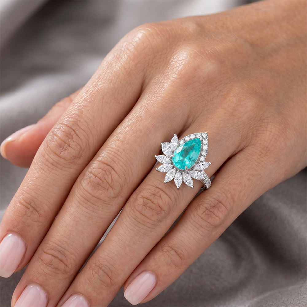 Paraiba Neon VVS Anello con Pavé Halo – 5 carati in Oro Bianco