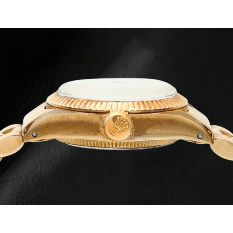 Rolex Oyster Perpetual 24 mm Orologio in oro giallo con quadrante champagne