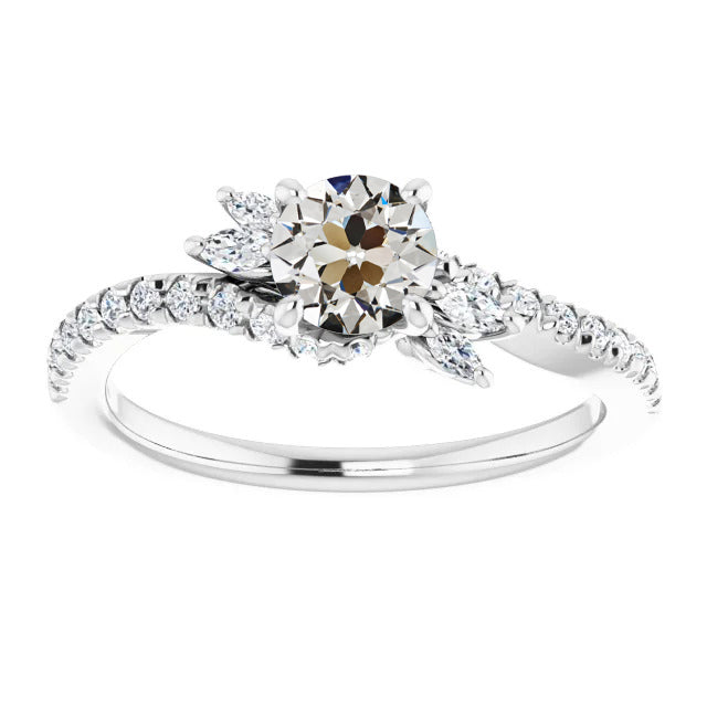 Diamante Fine Taglio Old Mine Solitario con Pietre Laterali in Oro 14 Carati Bianco – vista principale