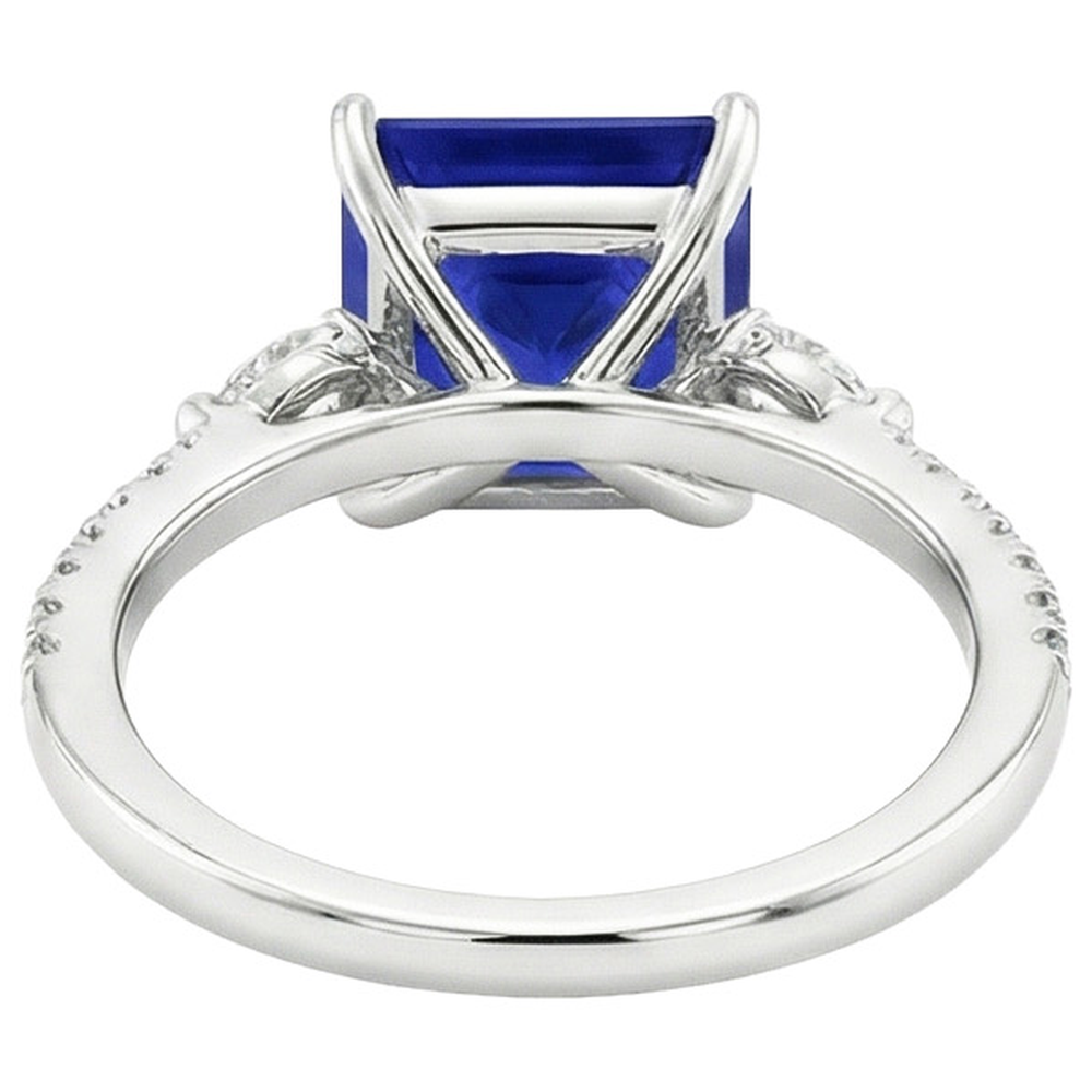 Solitario Princess Blue Sapphire Pear & Round Diamond Accenti 6 Carati