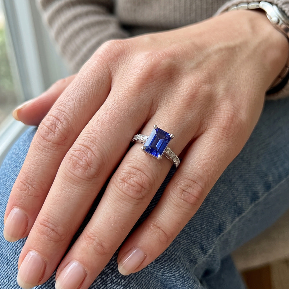 Solitario Smeraldo Con Accenti Di Diamanti Naturali Autentici ( non creati in laboratorio ) Anello Zaffiro Blu 3,50 Carati