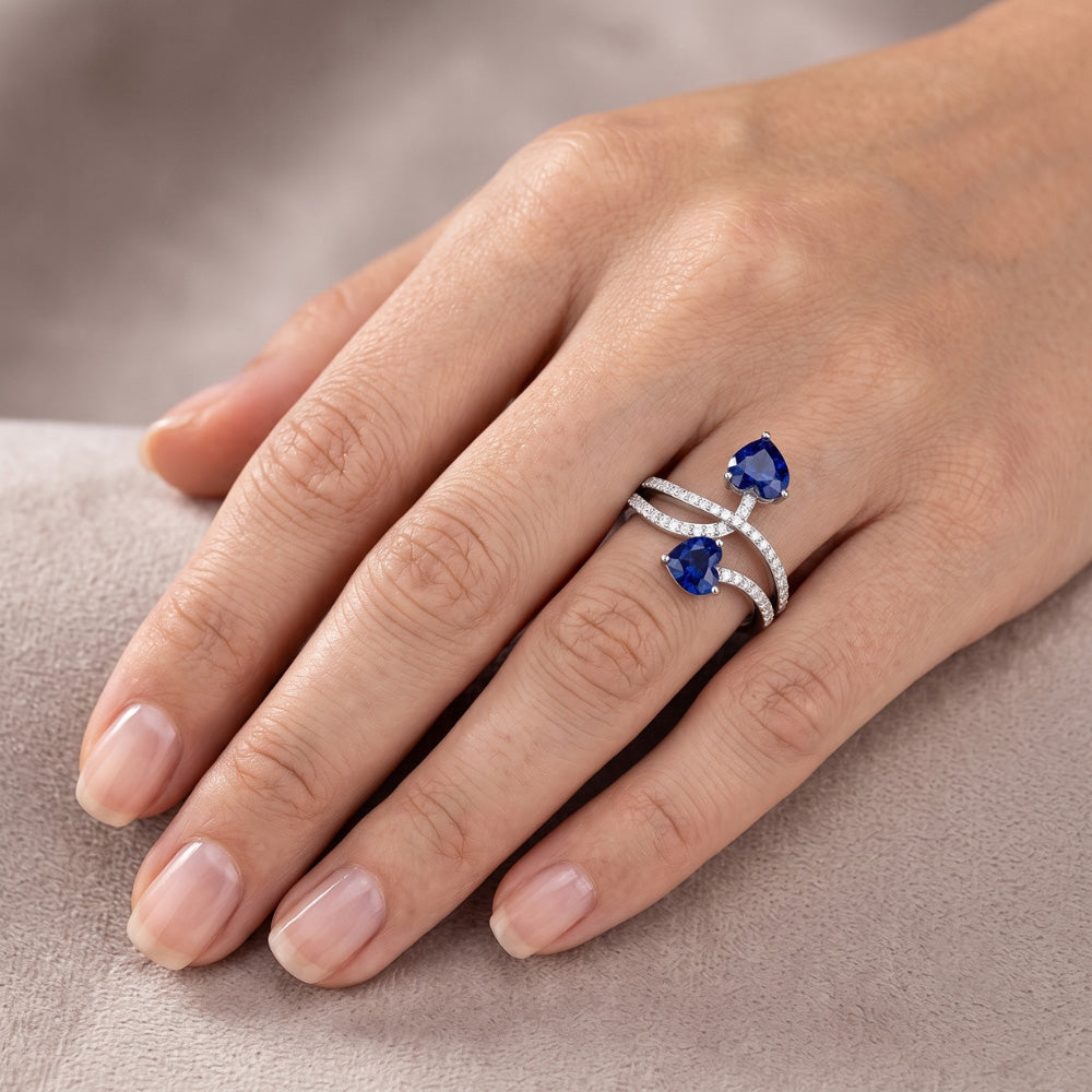 Toi et Moi Anello a cuore con diamanti e zaffiro blu con gambo intrecciato 3,50 carati con oro bianco 14K