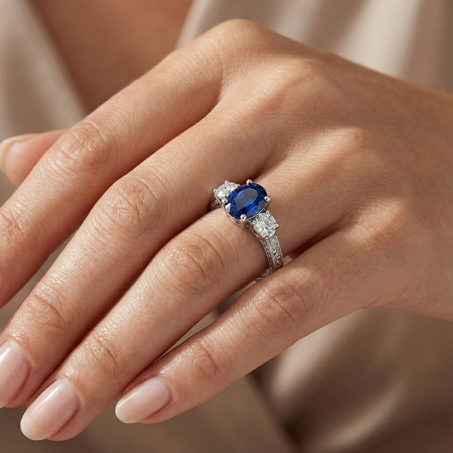 Tre anelli ovali in pietra con zaffiro dello Sri Lanka e diamanti da 1,50 carati Oro bianco 14K