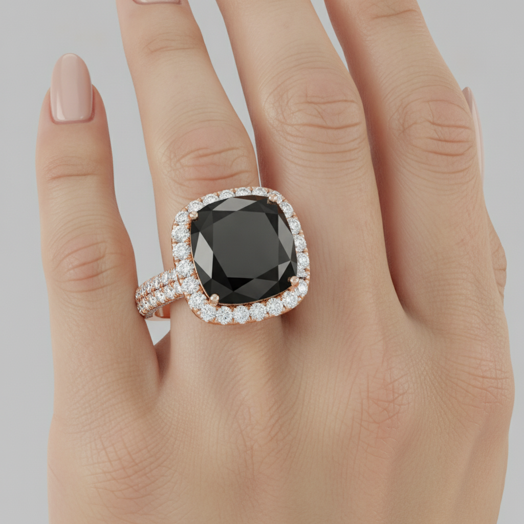 Anello di Fidanzamento Halo a Cuscino con Diamante Nero Autentico da 7,2 Carati in Oro Rosa 14K