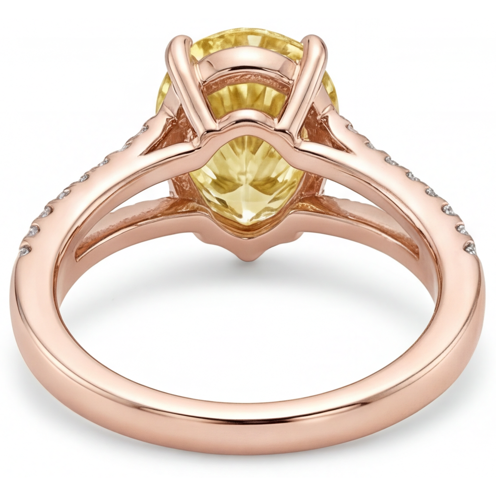 Lussuoso Diamante Giallo Fancy Anello Solitario con Accenti 2,50 carati – vista dall'alto