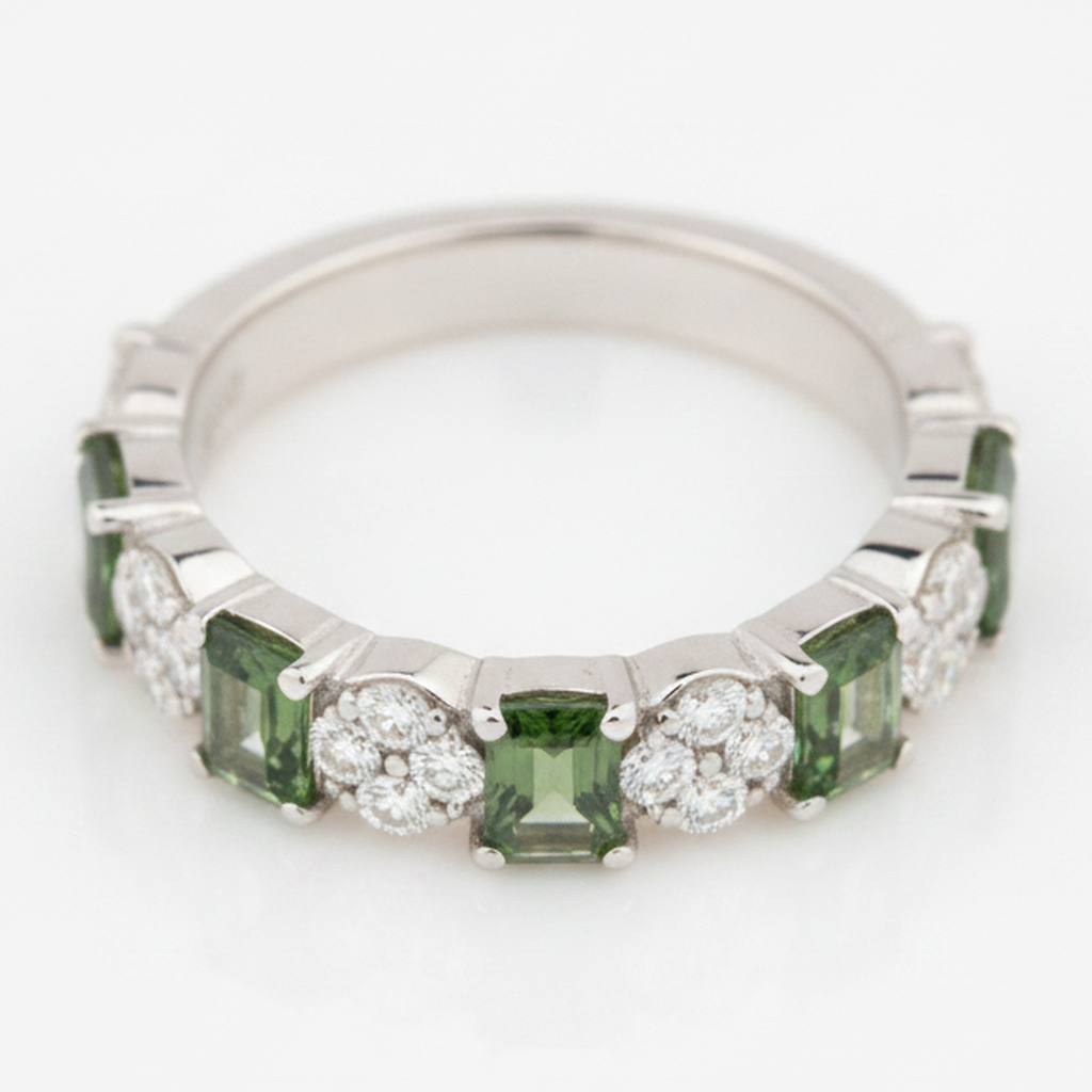 Anello di Fidanzamento con Pietra Verde Tormalina Naturale Fascia a Zigzag in Oro Bianco 18K