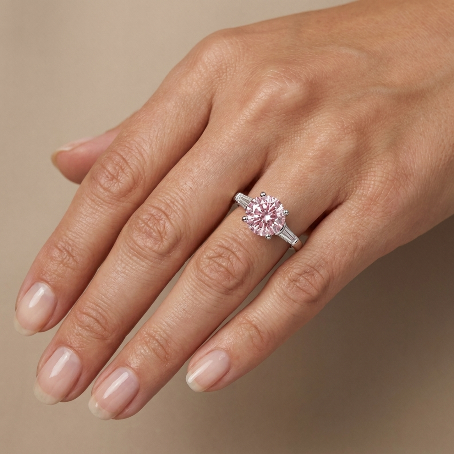 Anello di Fidanzamento con Diamante Rosa Taglio Rotondo da 3,1 Carati