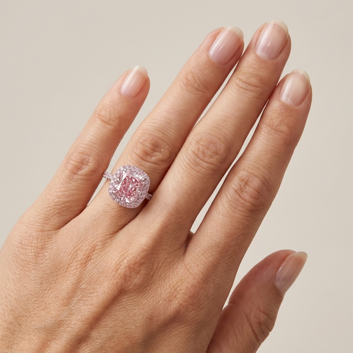 Anello con Diamante Rosa Taglio Cuscino da 3,8 Carati