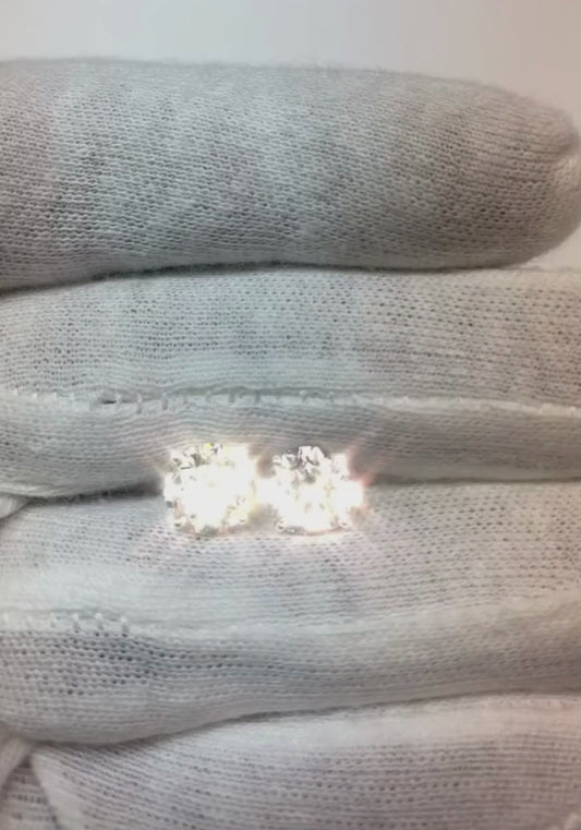 Orecchini a lobo con diamanti 4 carati in oro bianco nuovo
