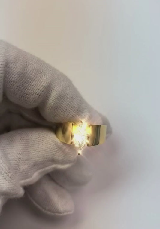 Anello di fidanzamento solitario con diamante solitario da 1,5 carati in oro giallo
