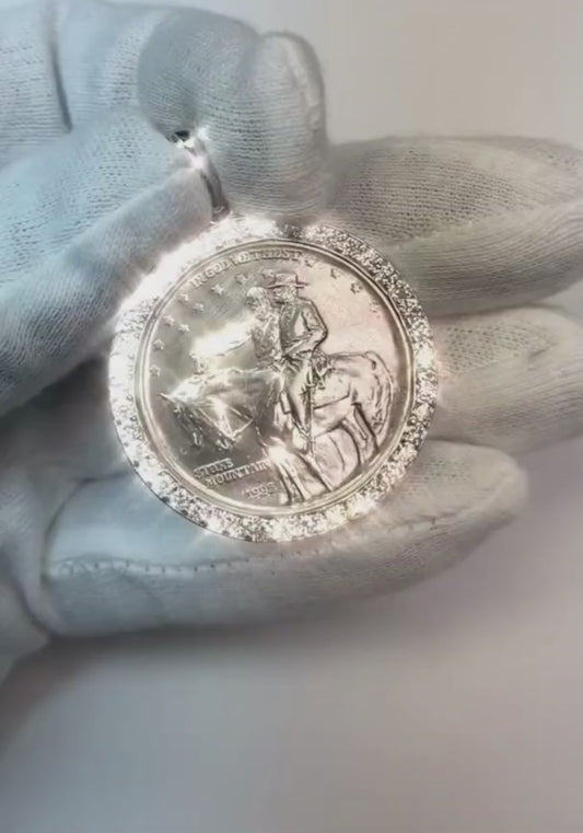 Lunetta Pendente con diamante tondo da 2 carati in oro bianco 14K