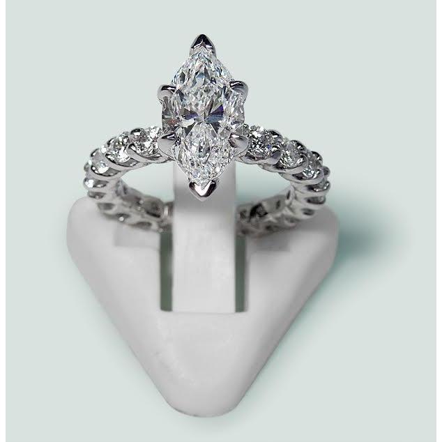 Anello Di Fidanzamento Di Lusso