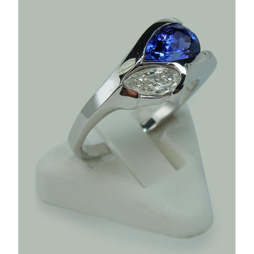 Anello Infinito Con Tanzanite E Diamanti A Forma Di Pera 2.25 Ct. Oro 14K - harrychadent.it