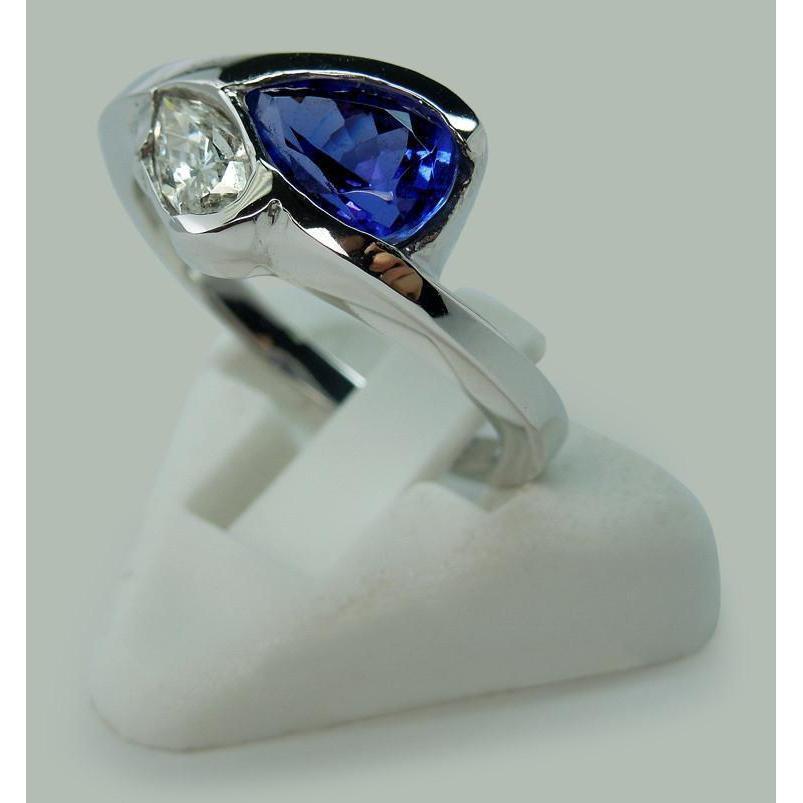 Anello Infinito Con Tanzanite E Diamanti A Forma Di Pera 2.25 Ct. Oro 14K - harrychadent.it
