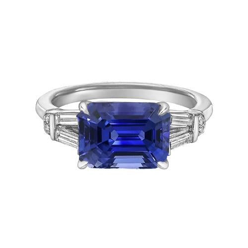 Anello baguette e diamanti rotondi con zaffiro di Ceylon taglio smeraldo 2.50 carati - harrychadent.it
