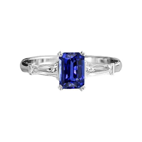 Anello a tre pietre con zaffiro di Srilanka a forma di raggiante 2 carati - harrychadent.it