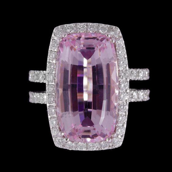 Anello da donna in oro bianco con diamante taglio cuscino Kunzite rosa 24.50 ct - harrychadent.it