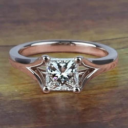 Anello di fidanzamento in oro rosa 14 carati con diamante taglio principessa da 1 carato con gambo diviso