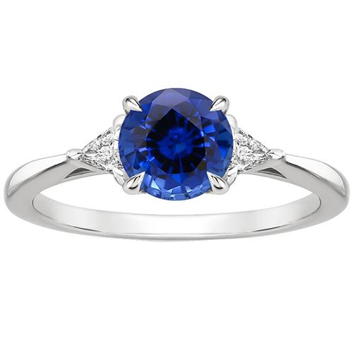Anello in oro 3 pietre con zaffiro blu rotondo e diamanti trilioni 2.50 carati - harrychadent.it