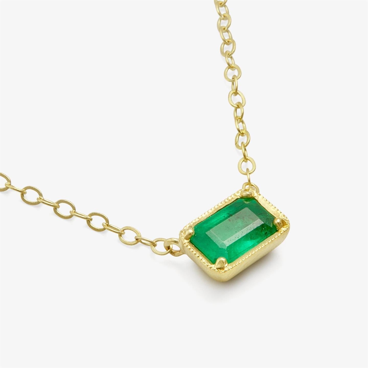 Collana Pendente in oro giallo 14K con solitario verde smeraldo da