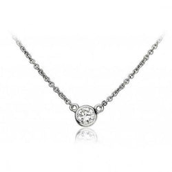 Collana con pendente con castone di diamanti tondi da 0,75 carati incastonati in oro bianco 14k