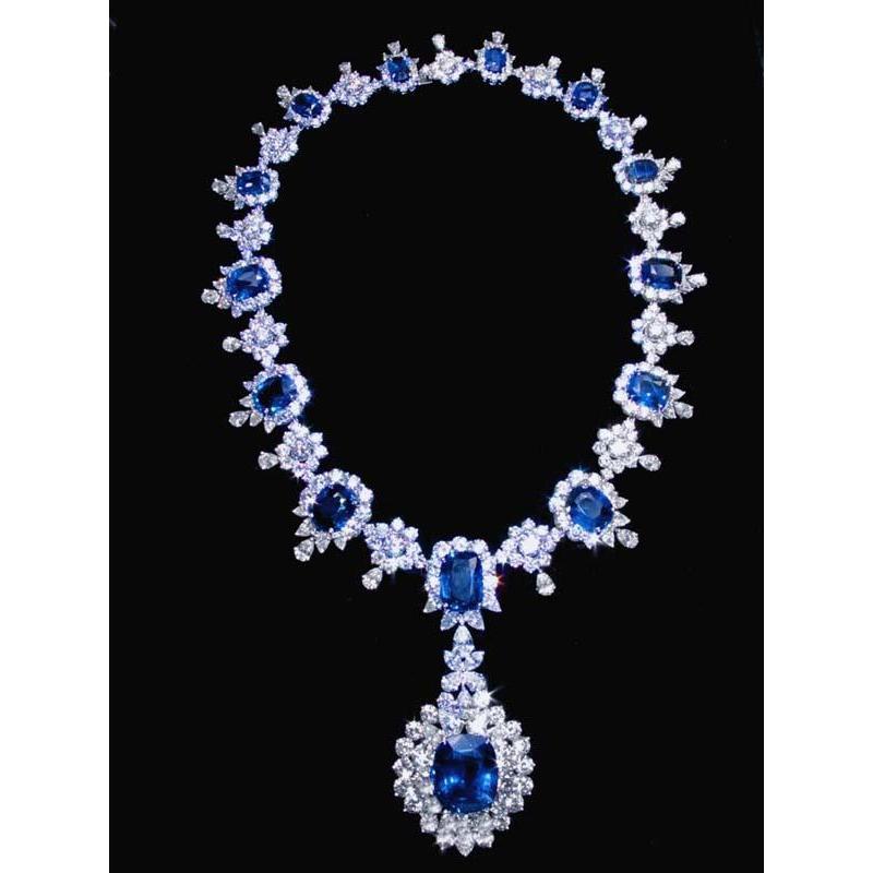 Collana da sposa con diamanti bianchi e zaffiro di Ceylon da 130,10 ct - harrychadent.it