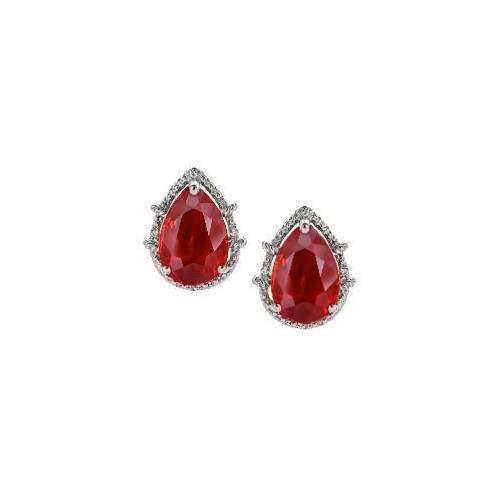Orecchino a bottone in oro bianco 14 carati con rubini rossi e diamanti taglio pera da 6.68 ct - harrychadent.it