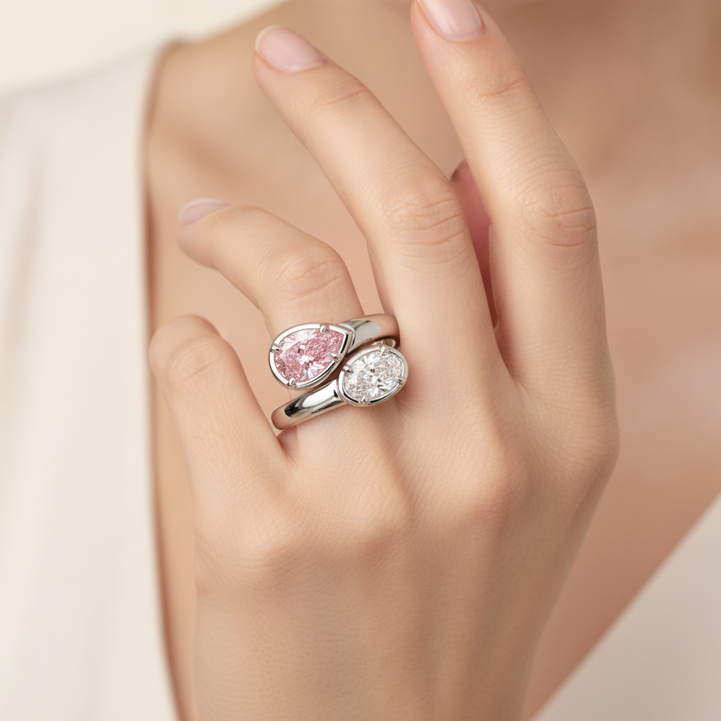 Anello Contrarié con Diamante Rosa Ovale da Laboratorio da 1,75 Carati in Oro Bianco 14K