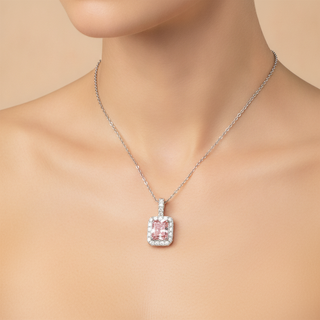 Collana con Pendente Halo con Diamante Rosa da Laboratorio Taglio Radiant da 2,25 Carati in Oro Bianco 14 Carati