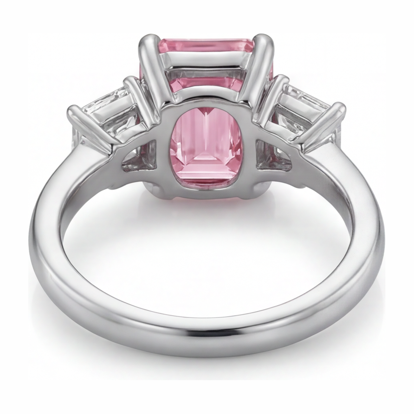Anello a Tre Pietre Liscio con Diamante Rosa da Laboratorio Taglio Smeraldo da 2,5 Carati in Oro Bianco 14K