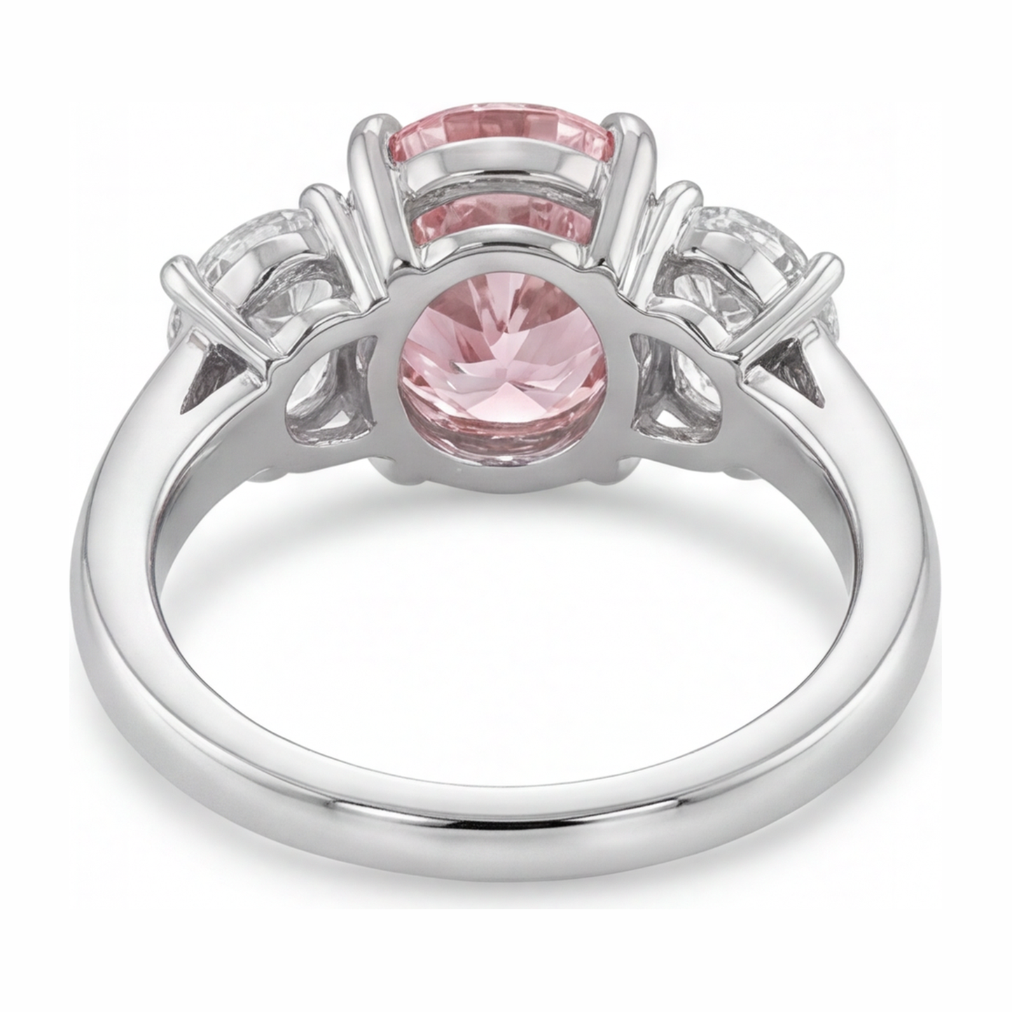 Anello di Fidanzamento Rosa con Diamante Ovale da Laboratorio da 2,5 Carati a Tre Pietre in Oro Bianco 14K