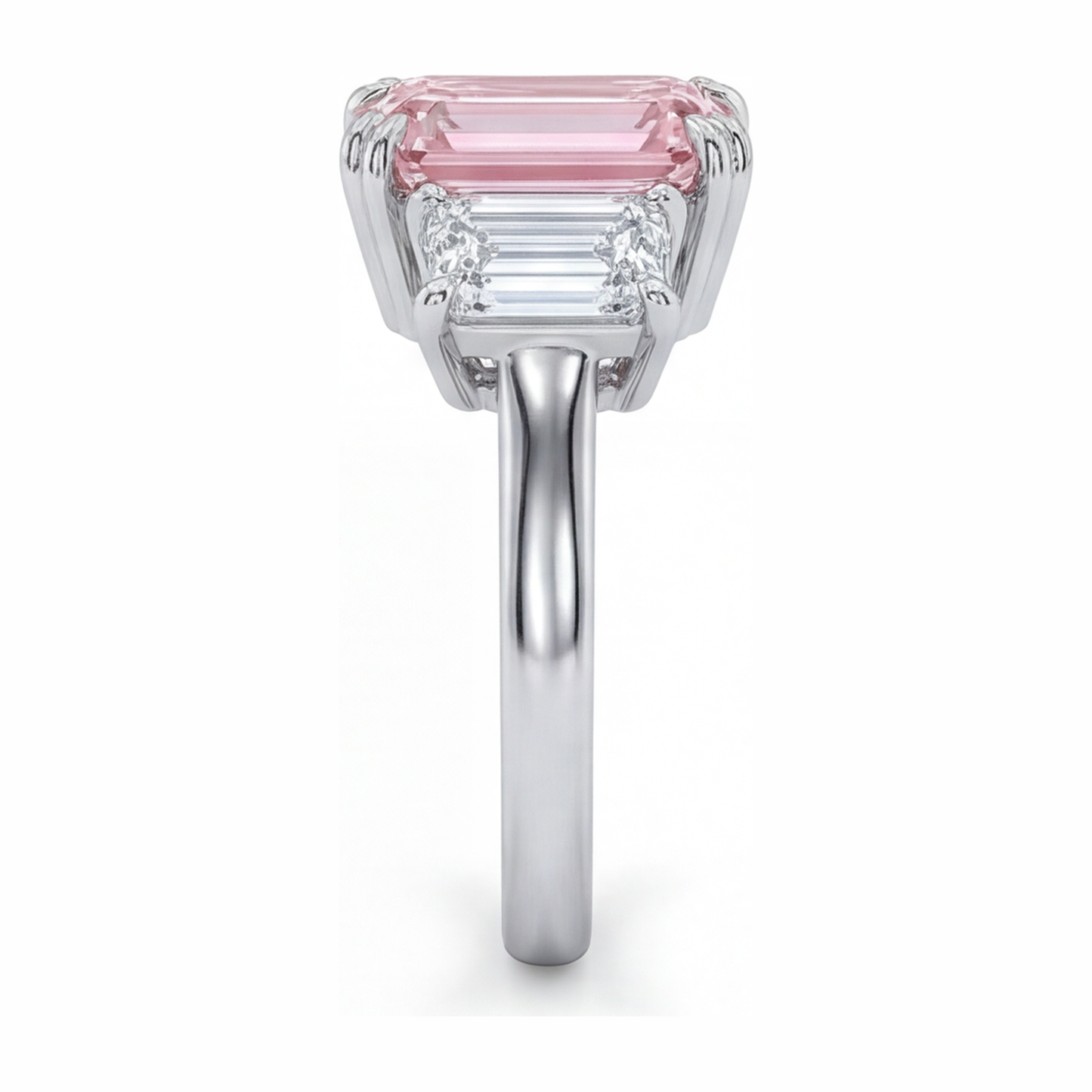 Anello a tre pietre con diamante rosa da laboratorio taglio smeraldo da 2,75 carati in Oro Bianco 14 carati