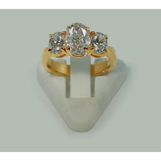 2.80 Ct.  Anello Di Fidanzamento Con Tre Pietre Ovali Con Genuino Diamanti In Oro Giallo 14K