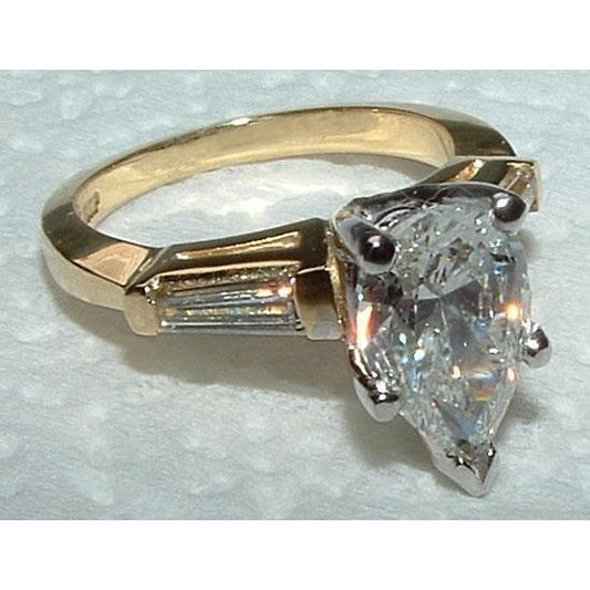 2,31 Ct. Anello Con Tre Pietre In Oro Bicolore Taglio Pera Con Genuino Diamanti