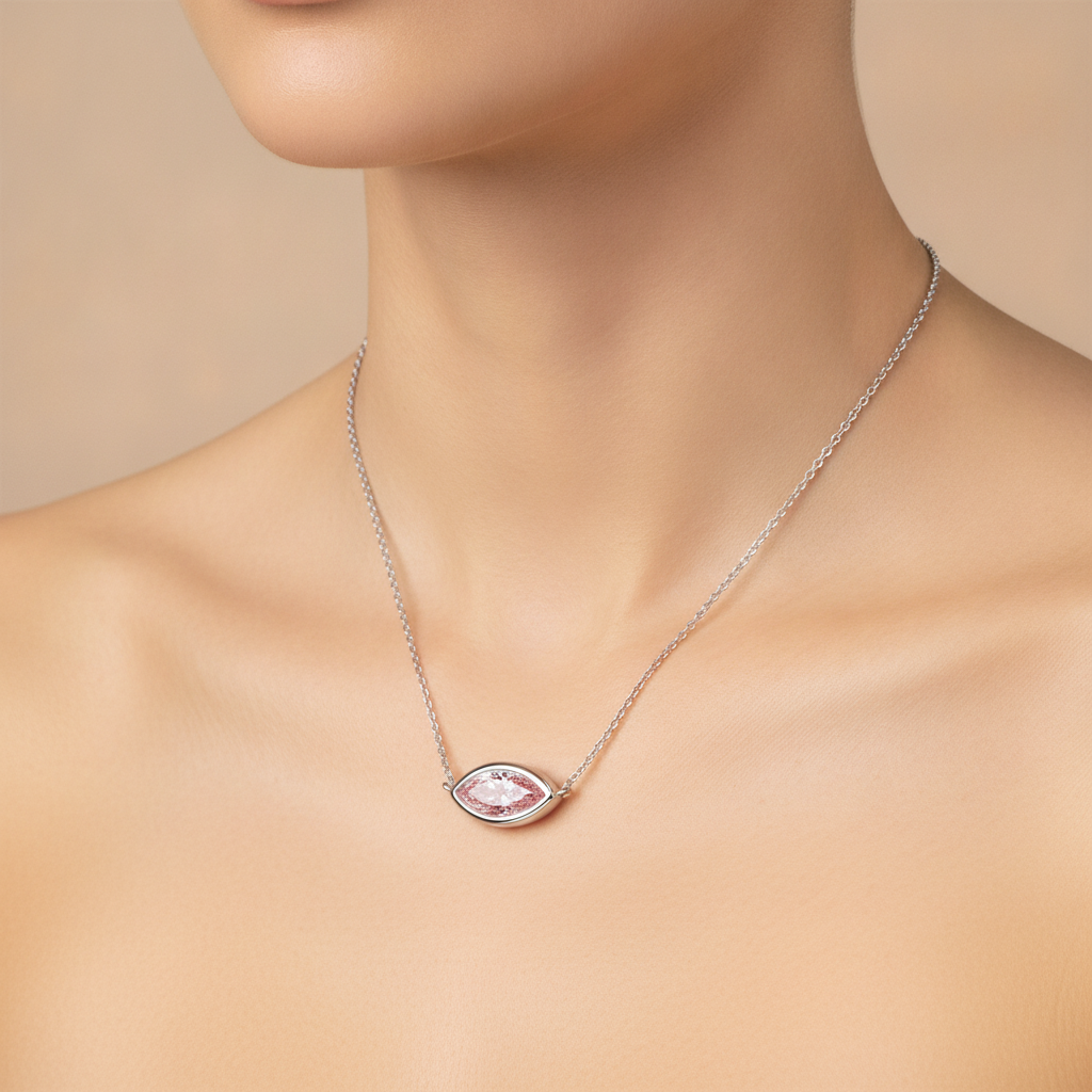 Collana con pendente a lunetta con diamante rosa marquise da laboratorio 3,5 carati in oro bianco 14K
