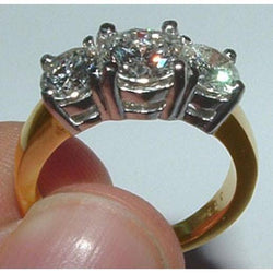 3.35 Carati. Anello Con 3 Pietre Di Naturale Diamanti Oro Bicolore 14K Nuovo
